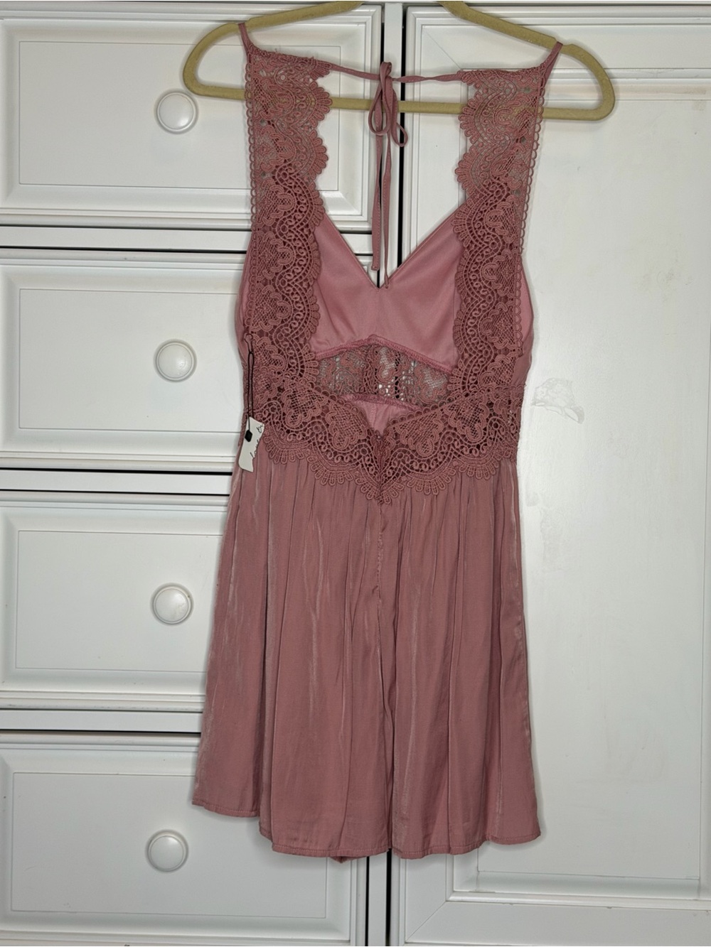 Love Tree Mauve Lace-Trim Spaghetti Strap Romper - Picture 4 of 7